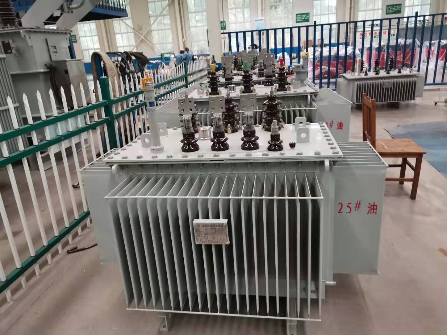 如何根據(jù)電機總功率計算配電變壓器用多大的